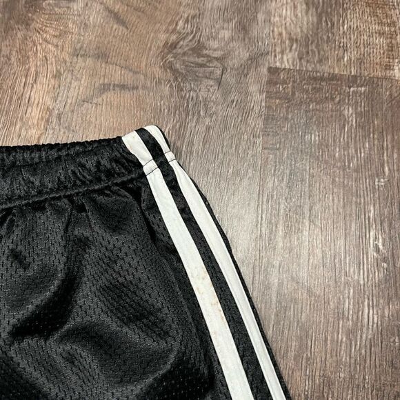 Vintage Tweety Bird Looney Tunes Shorts - Picture 4 of 10